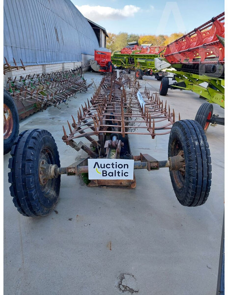 Laumetris soil leveler - Talajművelő gep: 3 kép. Laumetris soil leveler - Talajművelő gep: 3 kép.