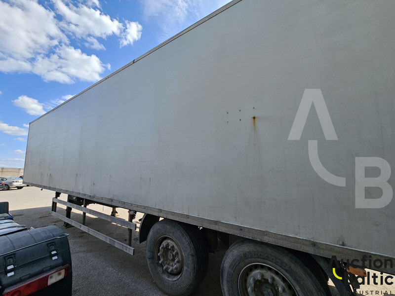 Lecitrailer - Ponyvás félpótkocsi: 5 kép. Lecitrailer - Ponyvás félpótkocsi: 5 kép.