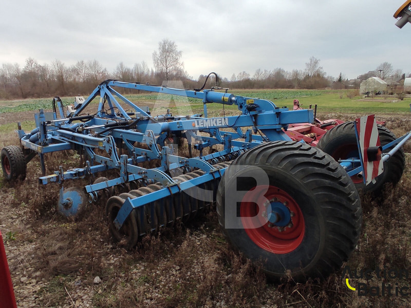 Lemken Thorit - Kultivátor: 2 kép. Lemken Thorit - Kultivátor: 2 kép.