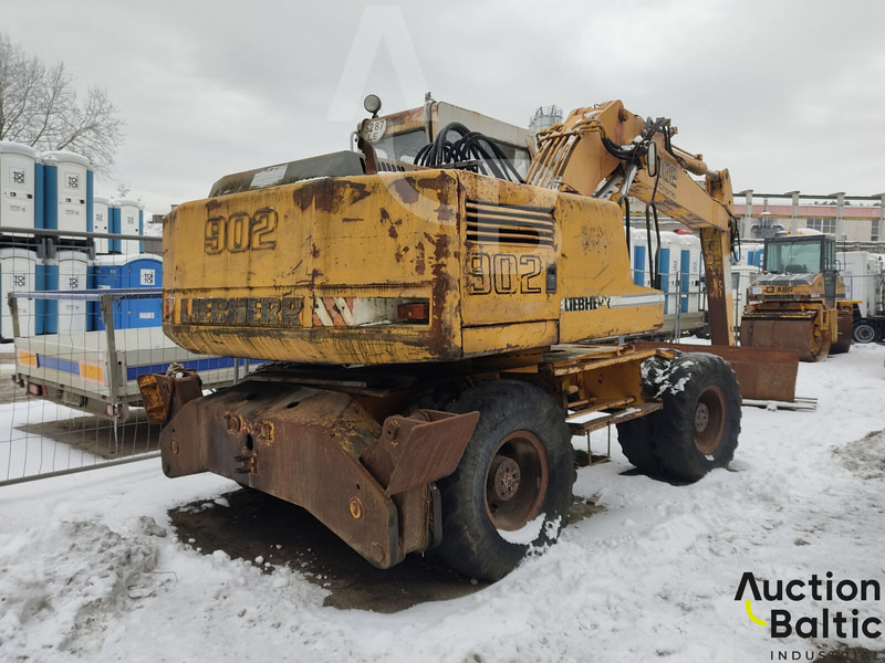 Liebherr 902 Litronic - Gumikerekes kotró: 3 kép. Liebherr 902 Litronic - Gumikerekes kotró: 3 kép.