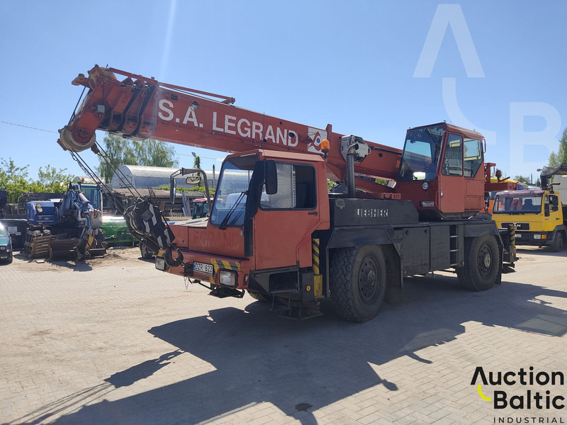 Liebherr LTM 1025 - Terepjáró autódaru: 4 kép. Liebherr LTM 1025 - Terepjáró autódaru: 4 kép.