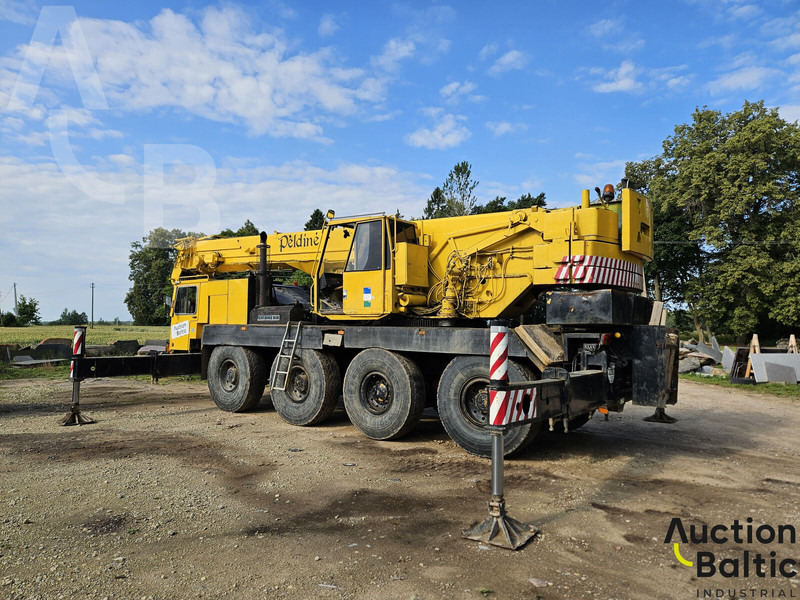 Liebherr LTM 1060 - Terepjáró autódaru: 2 kép. Liebherr LTM 1060 - Terepjáró autódaru: 2 kép.
