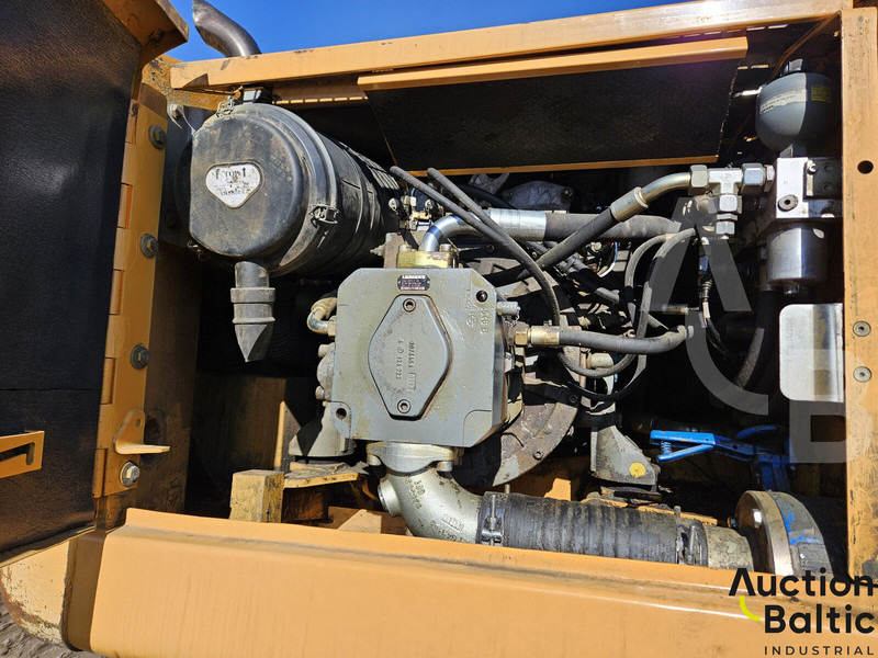 Lánctalpas kotró Liebherr R 900 C Litronic: 12 kép.