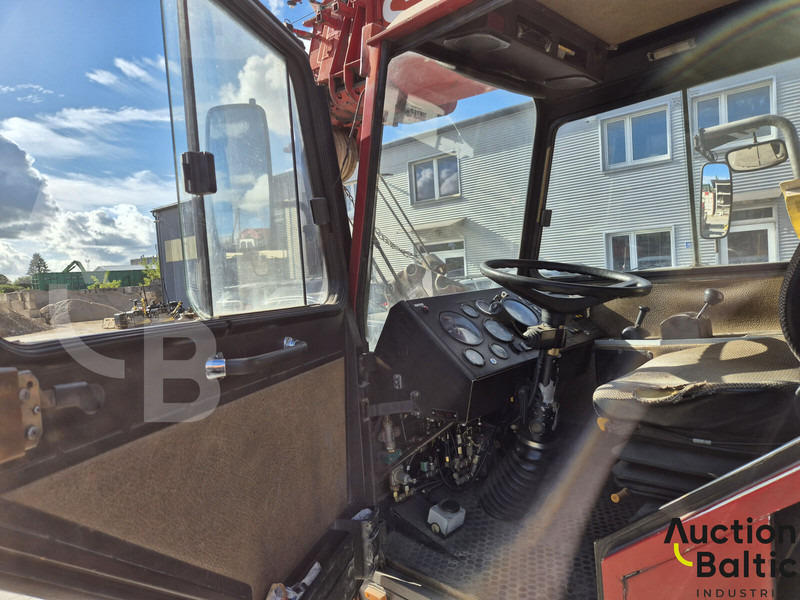 Liebherr UTM 526 - Rakodódaru: 5 kép. Liebherr UTM 526 - Rakodódaru: 5 kép.