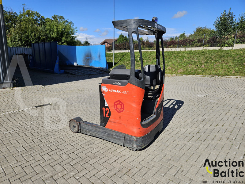 Linde R14-01 - Komissiózó targoncá: 4 kép. Linde R14-01 - Komissiózó targoncá: 4 kép.