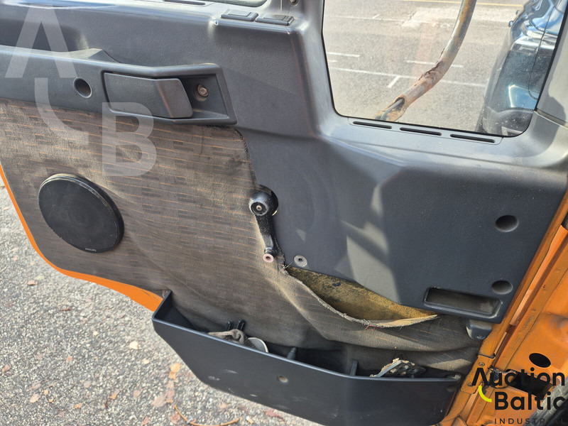 Vontató MAN 10.153: 10 kép. Vontató MAN 10.153: 10 kép.