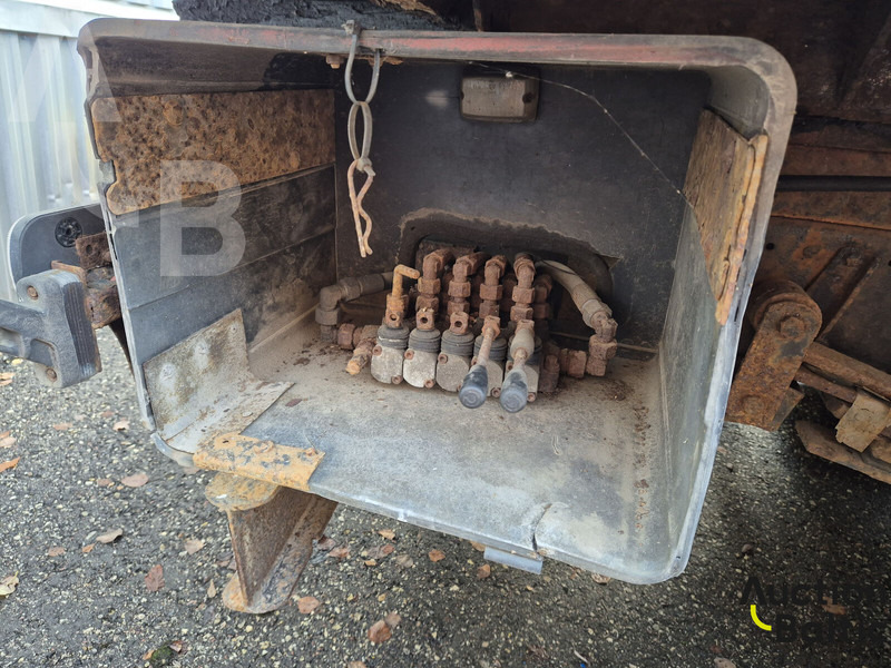 Vontató MAN 10.153: 12 kép. Vontató MAN 10.153: 12 kép.