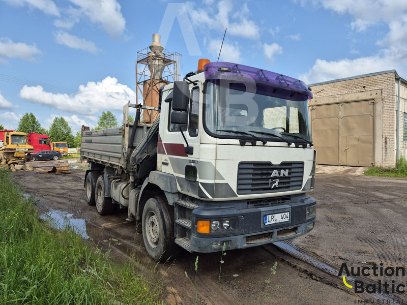 MAN 33.414 DFC - Billenőplatós teherautó, Darus autó: 2 kép. MAN 33.414 DFC - Billenőplatós teherautó, Darus autó: 2 kép.