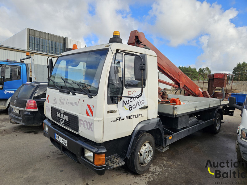 MAN 8.103 - Emelőkosaras teherautó: 1 kép. MAN 8.103 - Emelőkosaras teherautó: 1 kép.