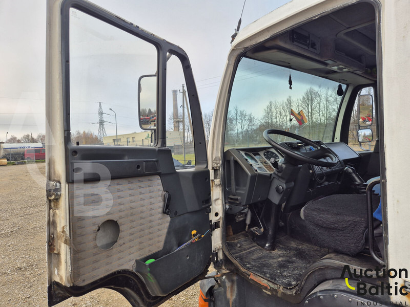 MAN 8.153 - Platós teherautó: 5 kép. MAN 8.153 - Platós teherautó: 5 kép.