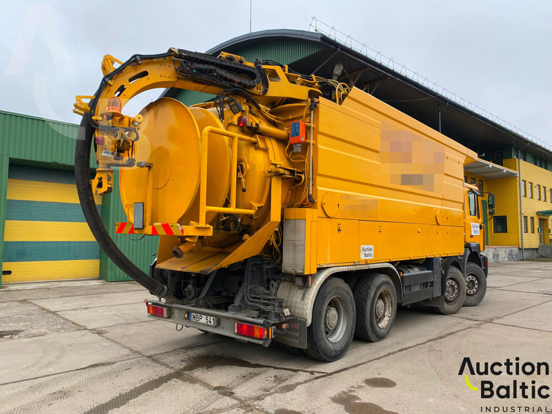 MAN T46 - Szippantós autó: 4 kép. MAN T46 - Szippantós autó: 4 kép.