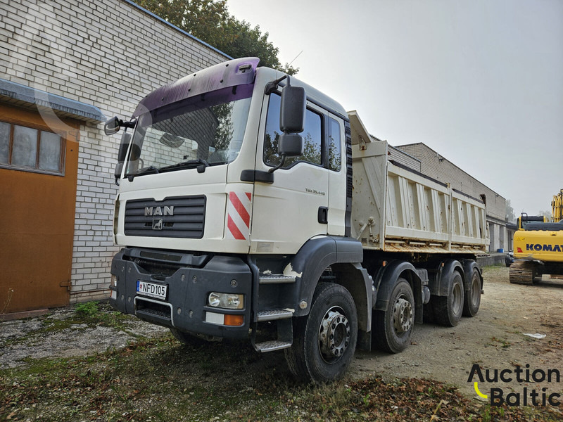 MAN TGA35.440 - Billenőplatós teherautó: 2 kép. MAN TGA35.440 - Billenőplatós teherautó: 2 kép.