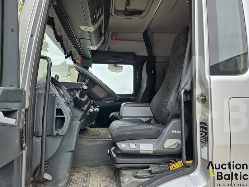 MAN TGL8.250 - Ponyvás teherautó: 5 kép. MAN TGL8.250 - Ponyvás teherautó: 5 kép.