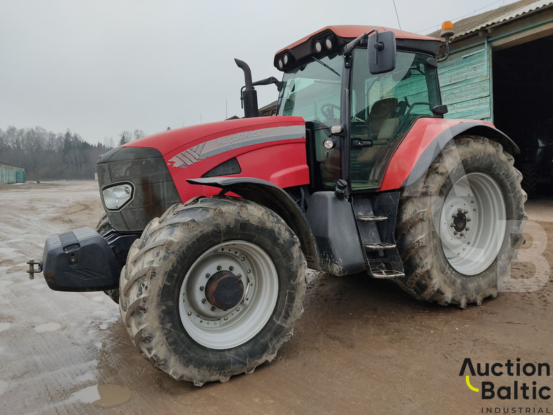 MCCORMICK E-PLUS - Traktor: 2 kép. MCCORMICK E-PLUS - Traktor: 2 kép.
