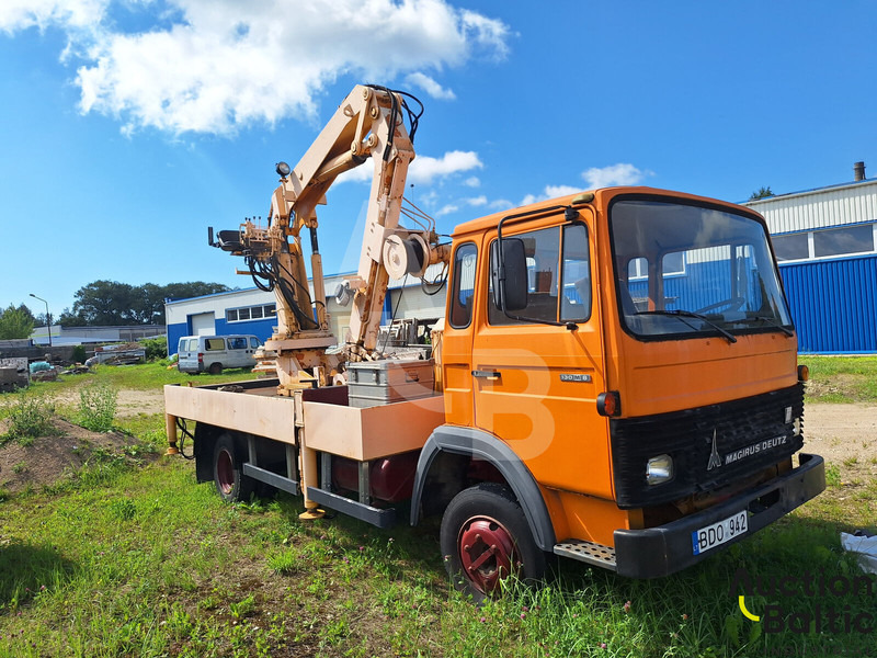 Magirus 130 M 8 - Platós teherautó, Darus autó: 1 kép. Magirus 130 M 8 - Platós teherautó, Darus autó: 1 kép.