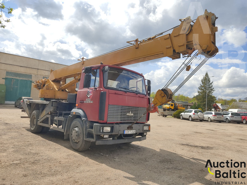 Maz 533731 - Terepjáró autódaru: 2 kép. Maz 533731 - Terepjáró autódaru: 2 kép.