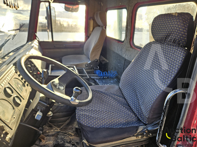 Maz 551669 - Billenőplatós teherautó: 5 kép. Maz 551669 - Billenőplatós teherautó: 5 kép.