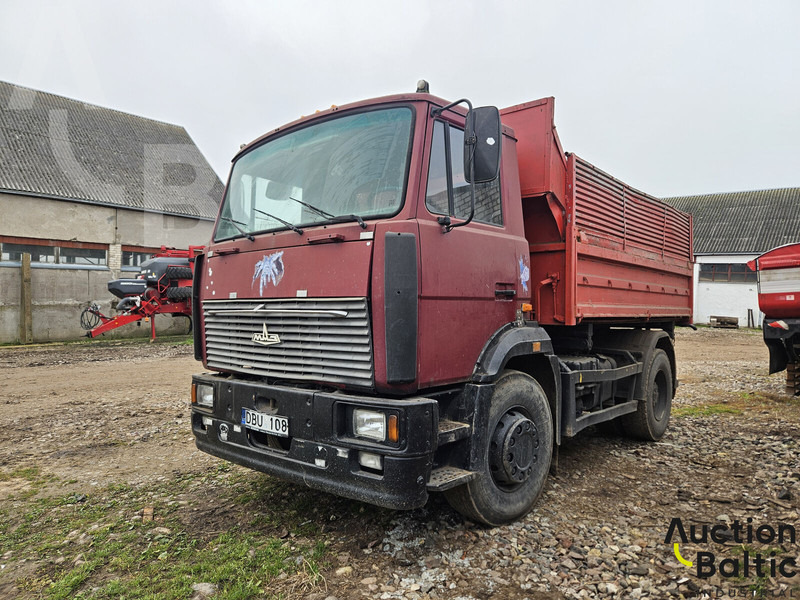 Maz 555132 - Billenőplatós teherautó: 1 kép. Maz 555132 - Billenőplatós teherautó: 1 kép.