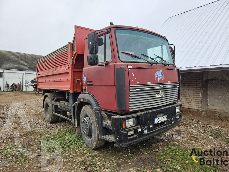 Maz 555132 - Billenőplatós teherautó: 2 kép. Maz 555132 - Billenőplatós teherautó: 2 kép.