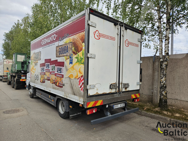 Mercedes-Benz 1018 - Hűtős teherautó: 3 kép. Mercedes-Benz 1018 - Hűtős teherautó: 3 kép.