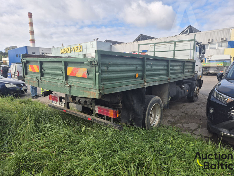 Mercedes-Benz 1117 - Platós teherautó: 3 kép. Mercedes-Benz 1117 - Platós teherautó: 3 kép.