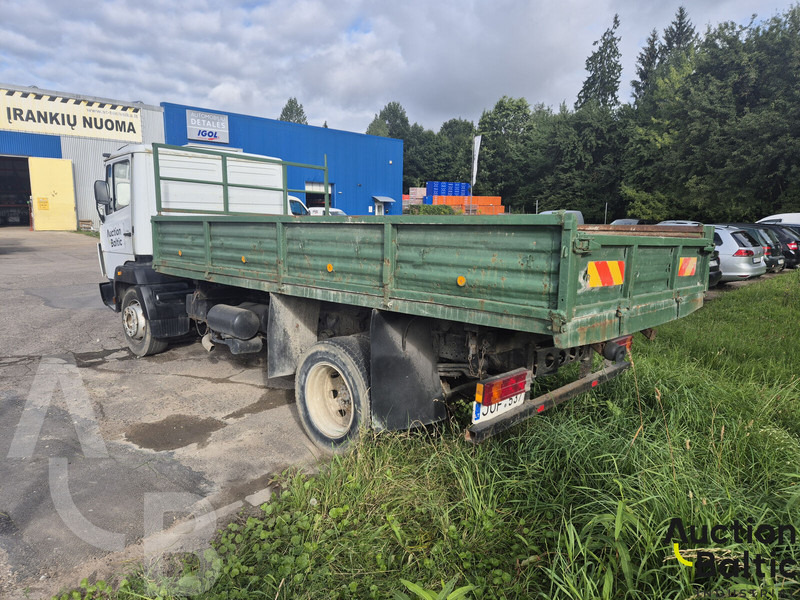 Mercedes-Benz 1117 - Platós teherautó: 4 kép. Mercedes-Benz 1117 - Platós teherautó: 4 kép.