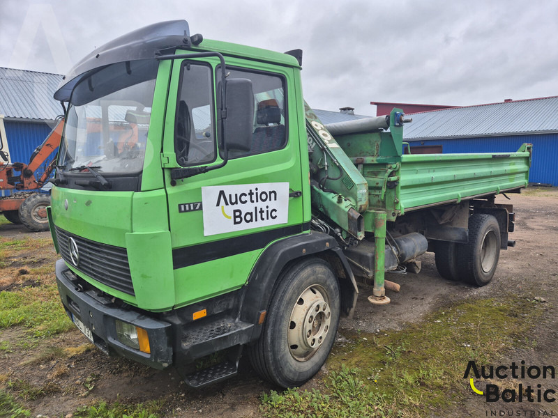 Mercedes-Benz 1117K - Billenőplatós teherautó, Darus autó: 2 kép. Mercedes-Benz 1117K - Billenőplatós teherautó, Darus autó: 2 kép.