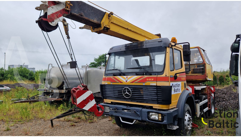 Mercedes-Benz 1417 - Terepjáró autódaru: 5 kép. Mercedes-Benz 1417 - Terepjáró autódaru: 5 kép.