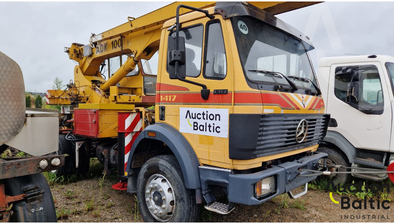 Mercedes-Benz 1417 - Terepjáró autódaru: 1 kép. Mercedes-Benz 1417 - Terepjáró autódaru: 1 kép.