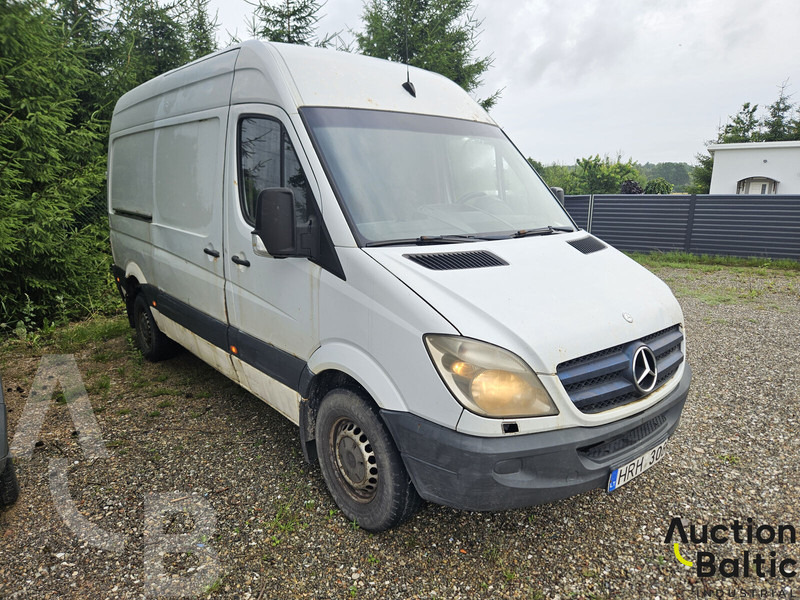 Mercedes-Benz 315cdi - Furgon: 2 kép. Mercedes-Benz 315cdi - Furgon: 2 kép.