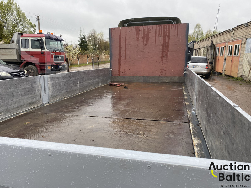 Mercedes-Benz 815 - Platós teherautó: 5 kép. Mercedes-Benz 815 - Platós teherautó: 5 kép.