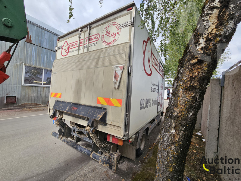 Mercedes-Benz 815 - Hűtős teherautó: 4 kép. Mercedes-Benz 815 - Hűtős teherautó: 4 kép.
