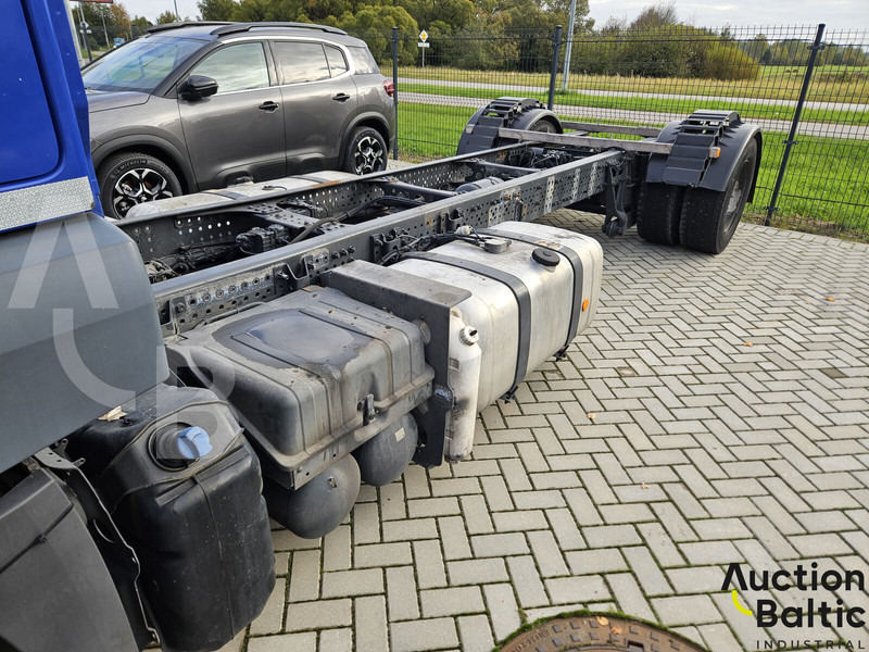 Alvaz teherautó Mercedes-Benz Actros 1843: 19 kép.