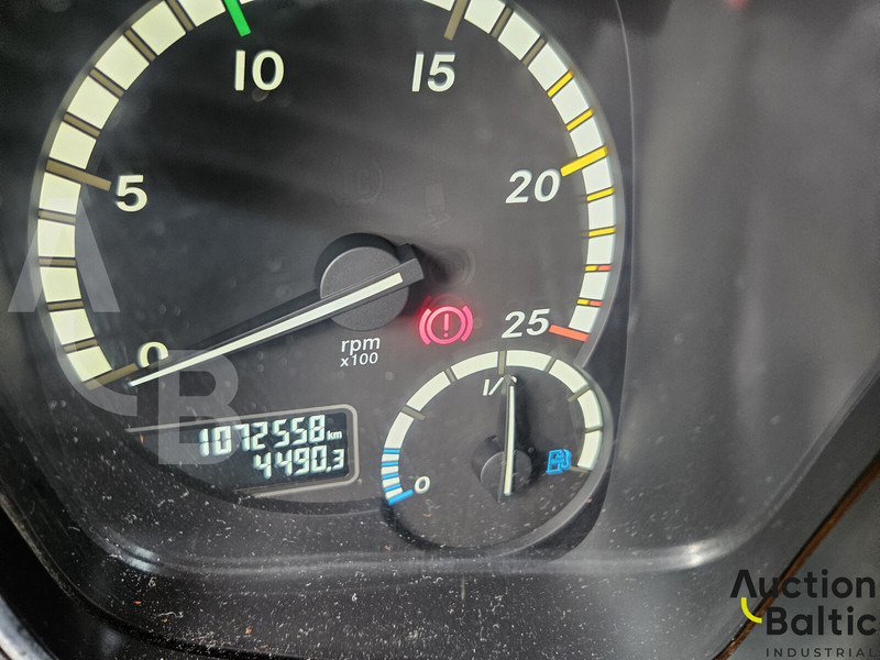 Alvaz teherautó Mercedes-Benz Actros 1843: 6 kép.