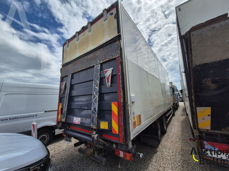 Mercedes-Benz Actros 2551 - Dobozos felépítményű teherautó: 3 kép. Mercedes-Benz Actros 2551 - Dobozos felépítményű teherautó: 3 kép.