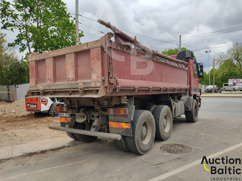 Mercedes-Benz Actros 2640 - Billenőplatós teherautó: 3 kép. Mercedes-Benz Actros 2640 - Billenőplatós teherautó: 3 kép.