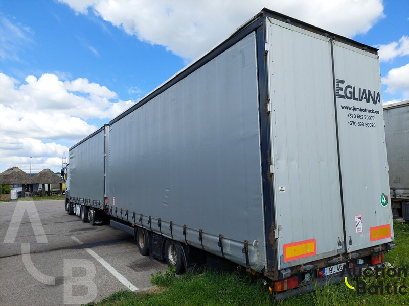 Mercedes-Benz Actros - Ponyvás teherautó: 3 kép. Mercedes-Benz Actros - Ponyvás teherautó: 3 kép.