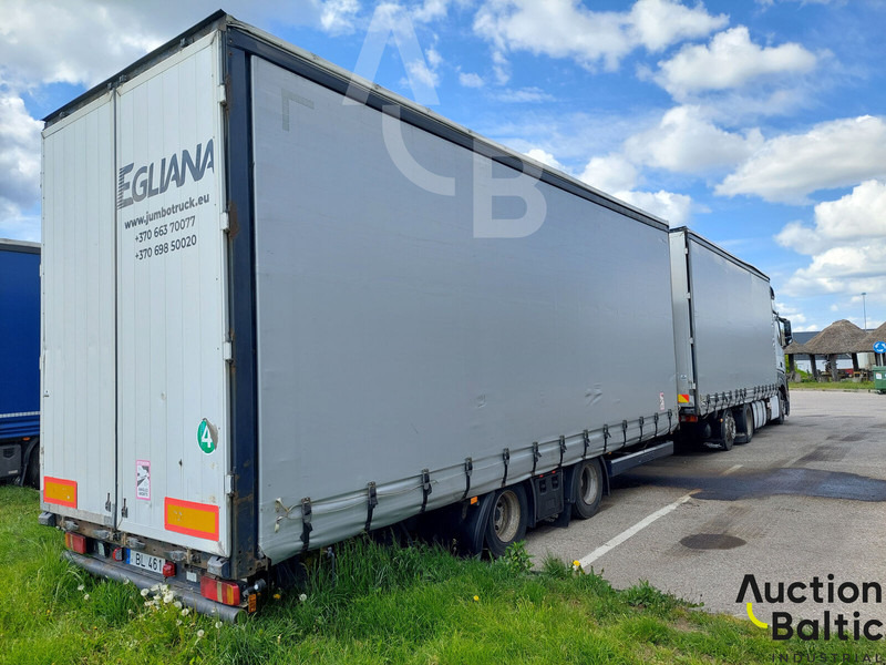 Mercedes-Benz Actros - Ponyvás teherautó: 4 kép. Mercedes-Benz Actros - Ponyvás teherautó: 4 kép.