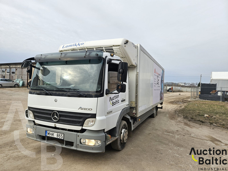 Mercedes-Benz Atego 1224 L - Hűtős teherautó: 2 kép. Mercedes-Benz Atego 1224 L - Hűtős teherautó: 2 kép.