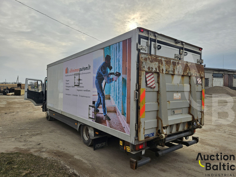 Mercedes-Benz Atego 1224 L - Hűtős teherautó: 3 kép. Mercedes-Benz Atego 1224 L - Hűtős teherautó: 3 kép.