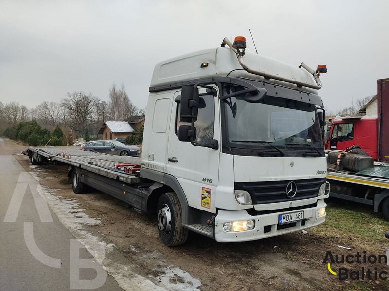 Mercedes-Benz Atego 818L - Vontató: 2 kép. Mercedes-Benz Atego 818L - Vontató: 2 kép.