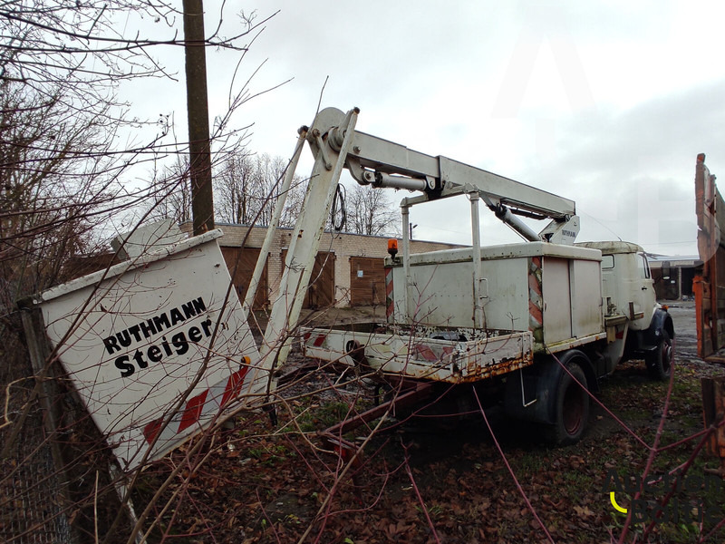Mercedes-Benz Lako 911 - Emelőkosaras teherautó: 4 kép. Mercedes-Benz Lako 911 - Emelőkosaras teherautó: 4 kép.