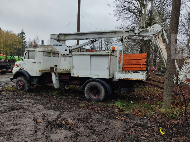 Mercedes-Benz Lako 911 - Emelőkosaras teherautó: 3 kép. Mercedes-Benz Lako 911 - Emelőkosaras teherautó: 3 kép.