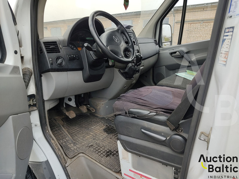 Mercedes-Benz Sprinter 515 CDI - Platós teherautó, Darus autó: 5 kép. Mercedes-Benz Sprinter 515 CDI - Platós teherautó, Darus autó: 5 kép.