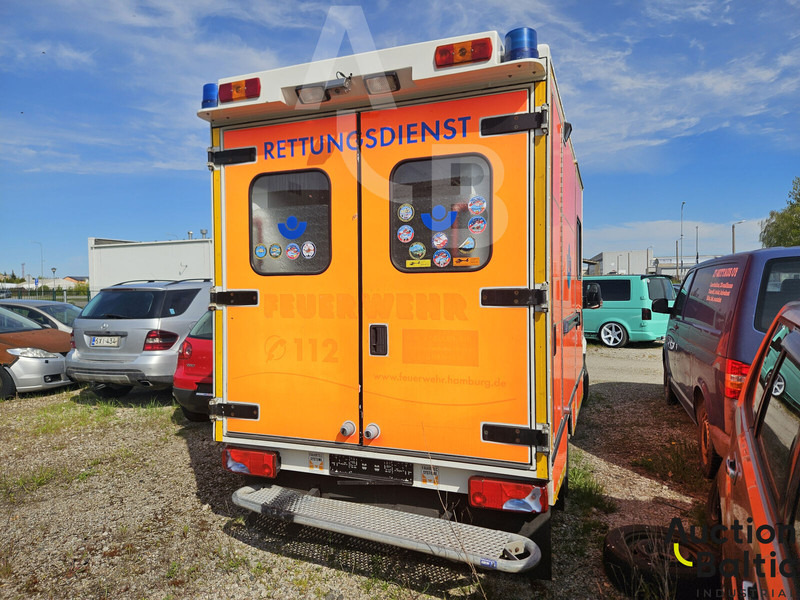 Mercedes-Benz Sprinter - Mentőautó: 3 kép. Mercedes-Benz Sprinter - Mentőautó: 3 kép.