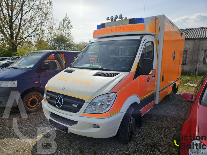 Mercedes-Benz Sprinter - Mentőautó: 2 kép. Mercedes-Benz Sprinter - Mentőautó: 2 kép.