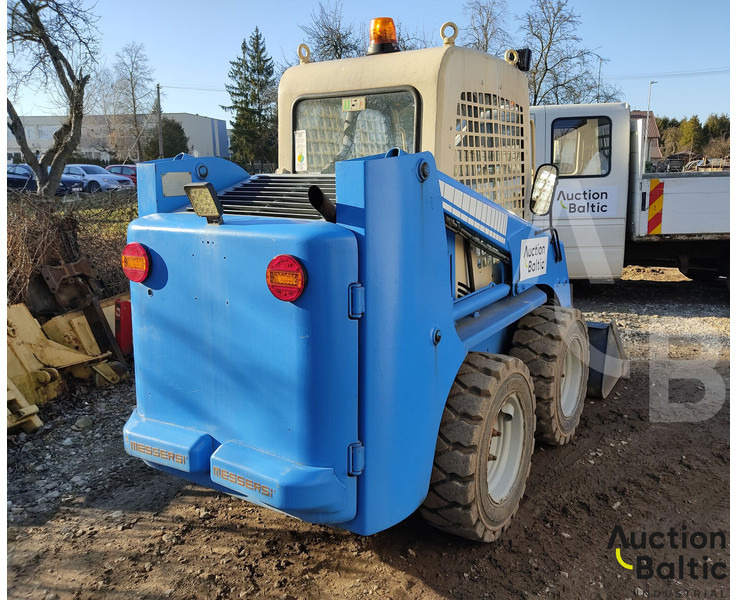 Messersi SL-45 - Mini homlokrakodó: 3 kép. Messersi SL-45 - Mini homlokrakodó: 3 kép.