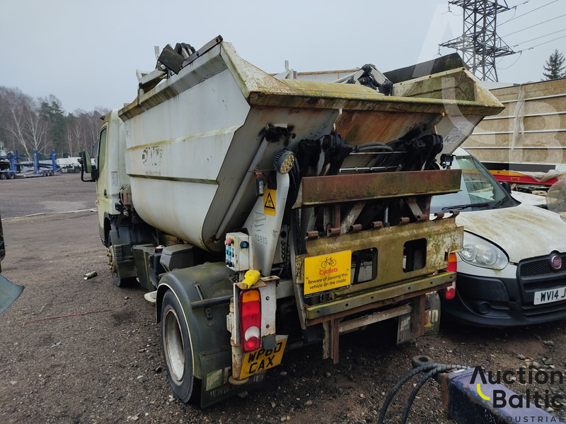Mitsubishi Fuso - Szemetesautó: 4 kép. Mitsubishi Fuso - Szemetesautó: 4 kép.