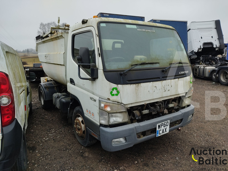 Mitsubishi Fuso - Szemetesautó: 1 kép. Mitsubishi Fuso - Szemetesautó: 1 kép.
