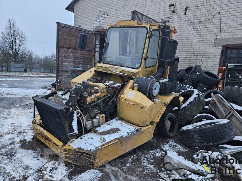 Moxy - Csuklós dömper: 1 kép. Moxy - Csuklós dömper: 1 kép.